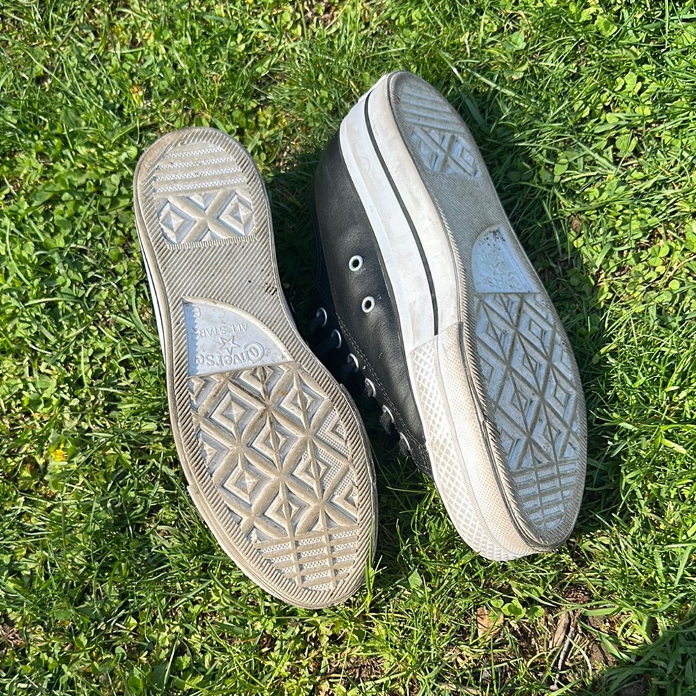 Converse Women's Chuck Taylor All Star Lift Low Top Platform Sneaker - Picture 6 of 6